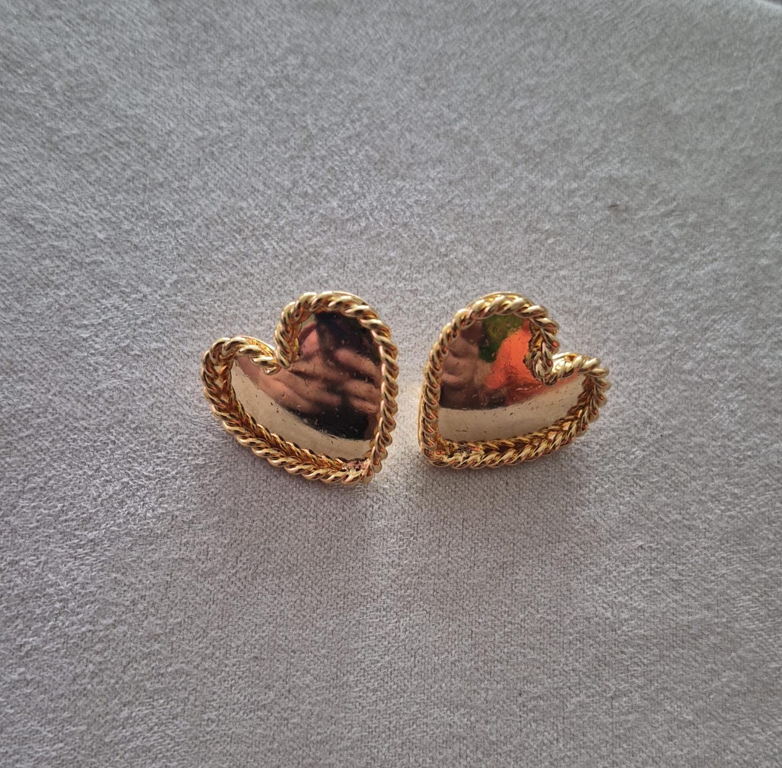 ARETE CORAZON BORDADO