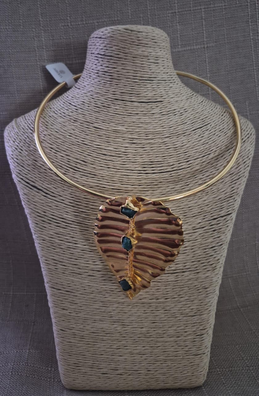 COLLAR HOJA MISTICA