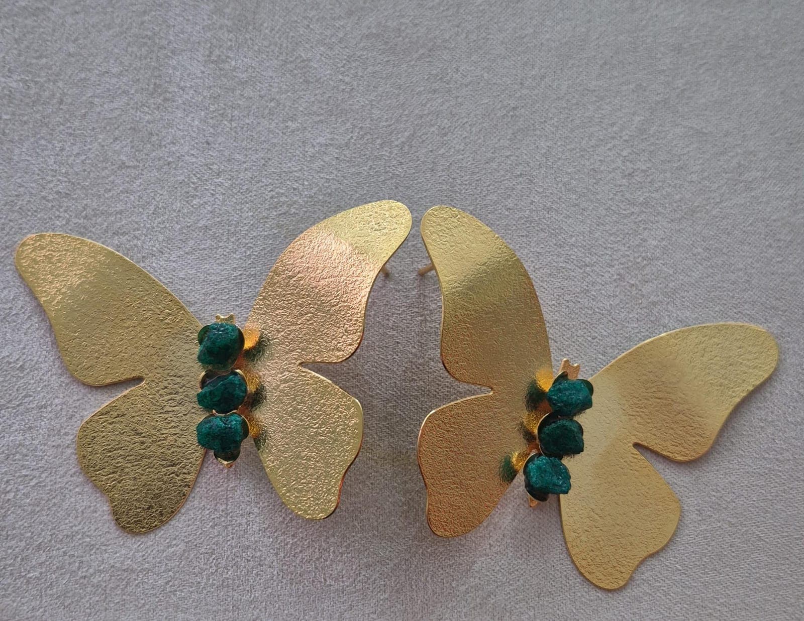 ARETES MARIPOSA ESMERALDA